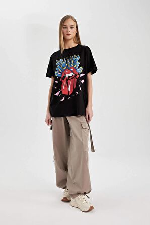 DeFacto Rolling Stones Oversize Fit Bisiklet Yaka Kısa Kollu Tişört C3771AX24SMBK81