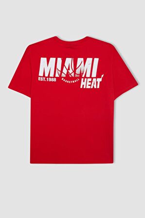 DeFactoFit NBA Miami Heat Boxy Fit Bisiklet Yaka Kısa Kollu Tişört B9900AX24SMRD303