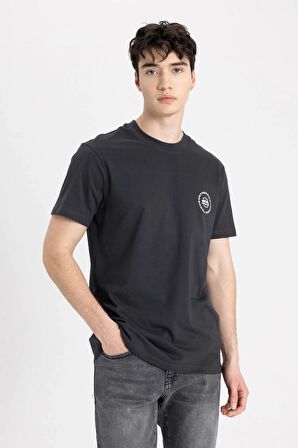 DeFacto Slim Fit Dar Kesim Bisiklet Yaka Baskılı Kısa Kollu Tişört C2079AX24SMAR204