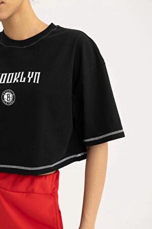 DeFactoFit NBA Brooklyn Nets Crop Bisiklet Yaka Kısa Kollu Tişört B9953AX24SMBK81
