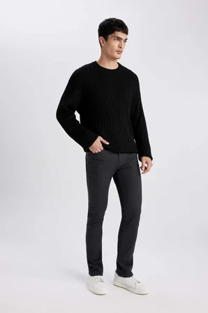 DeFacto Relax Fit Bisiklet Yaka Basic Düz Triko Kazak B9723AX24SPBK81
