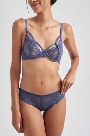 Fall in Love Dantel Brazilian Slip Külot