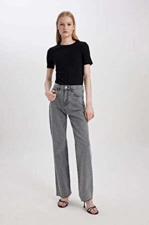 Slim Fit Bisiklet Yaka Kısa Kollu Tişört