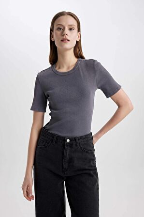 DeFacto Slim Fit Dar Kesim Bisiklet Yaka Yıkamalı Soluk Efektli Basic Düz Kısa Kollu Tişört C2579AX24SMAR191