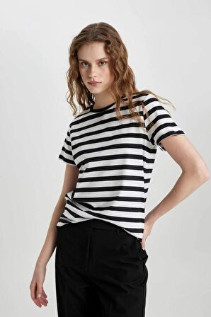 DeFacto Regular Fit Bisiklet Yaka Çizgili Kısa Kollu Tişört C2612AX24SPBK81