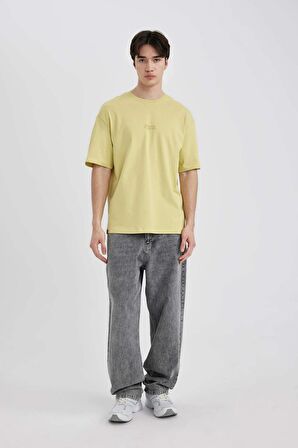 DeFacto Comfort Regular Fit Rahat Kalıp Bisiklet Yaka Sırt Baskılı Kısa Kollu Tişört B8491AX24SMKH486