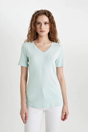 DeFacto Slim Fit Dar Kesim V Yaka Ribana Basic Düz Kısa Kollu Tişört I1080AZ24SMTR261