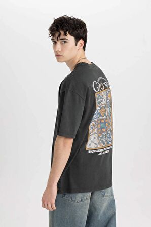 DeFacto Comfort Regular Fit Rahat Kalıp Bisiklet Yaka Sırt Baskılı Kısa Kollu Tişört B8492AX24SMAR221