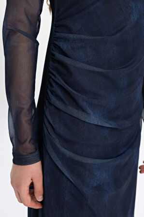 DeFacto Bodycon Vücuda Oturan Kayık Yaka Batik Tül Uzun Kollu Midi Elbise C3064AX24SPIN59