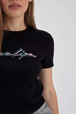 DeFacto Coool Dua Lipa Fitted Ribana Kısa Kollu Tişört B2971AX23HSBK81