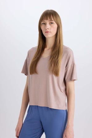 DeFacto Regular Fit V Yaka Casual Kısa Kollu Pijama Üstü B6181AX24SPBN502