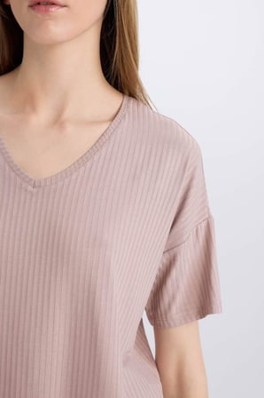 DeFacto Regular Fit V Yaka Casual Kısa Kollu Pijama Üstü B6181AX24SPBN502
