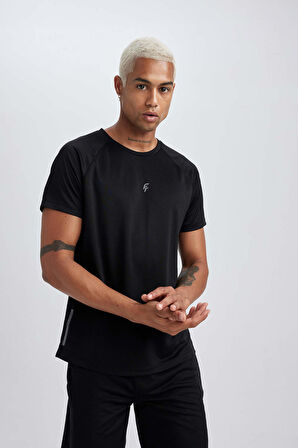 DeFactoFit Slim Fit Dar Kesim Bisiklet Yaka Baskılı Sporcu Kısa Kollu Tişört V2887AZ23AUBK81