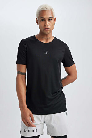 DeFactoFit Slim Fit Dar Kesim Bisiklet Yaka Baskılı Sporcu Kısa Kollu Tişört X6142AZ23AUBK81