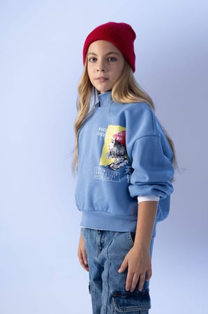 DeFacto Kız Çocuk Oversize Fit Kapüşonlu İçi Yumuşak Tüylü Sweatshirt A8415A823AUBE756