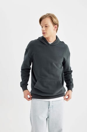 DeFacto %100 Pamuk Comfort Regular Fit Rahat Kalıp Kapüşonlu Kanguru Cepli Basic Düz Sweatshirt B4446AX24SPGN1082