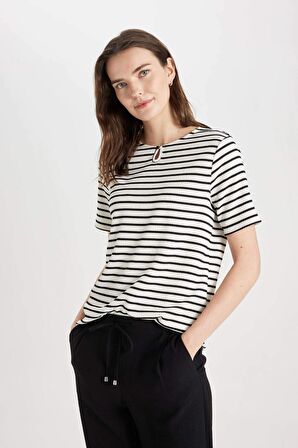Traditional Regular Fit Bisiklet Yaka Kısa Kollu Tişört
