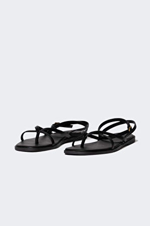 Kadın Bağcıklı Düz Taban Sandalet