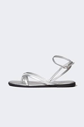 Kadın Bağcıklı Düz Taban Sandalet