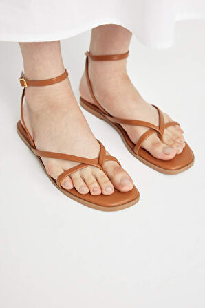 Kadın Bağcıklı Düz Taban Sandalet