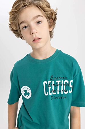 DeFacto Erkek Çocuk NBA Boston Celtics Oversize Geniş Kalıp Bisiklet Yaka Tişört B6819A824SMGN255