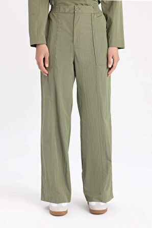 DeFacto Wide Leg Geniş Paça Paraşüt Kumaş Pantolon Cepli Basic Düz Kargo Cepli C2149AX24SPKH202