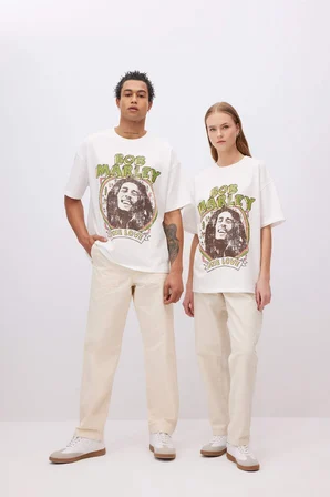 DeFacto Unisex Bob Marley One Love Oversize Geniş Kalıp Bisiklet Yaka Kısa Kollu Tişört C5039AX24SMWT32