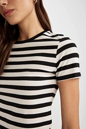 DeFacto Slim Fit Dar Kesim Bisiklet Yaka Çizgili Kısa Kollu Tişört C4333AX24SPER105