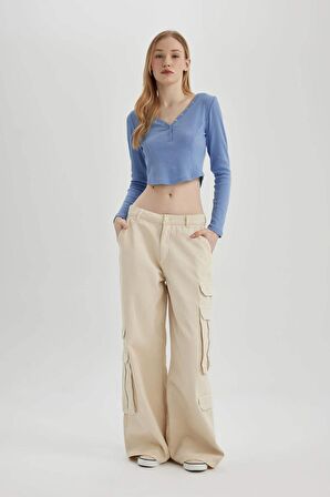 DeFacto Coool Fitted V Yaka Crop Fitilli Kaşkorse Uzun Kollu Tişört C4399AX24SPBE553