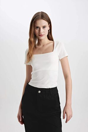 Slim Fit Kare Yaka Kısa Kollu Tişört