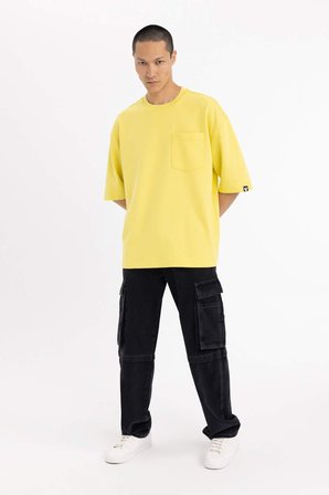 DeFacto Loose Fit Bisiklet Yaka Cepli Baskılı Kısa Kollu Ağır Kumaş Tişört B8126AX23CWYL15