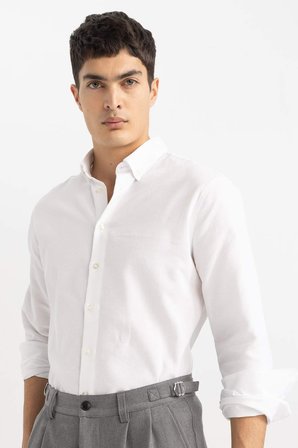 DeFacto %100 Pamuk Beyaz Modern Fit Polo Yaka Petek Dokulu Basic Düz Uzun Kollu Gömlek B7383AX24SPWT34