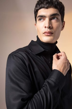 DeFacto Regular Fit Uzun Kollu Siyah Gömlek B8951AX23WNBK81