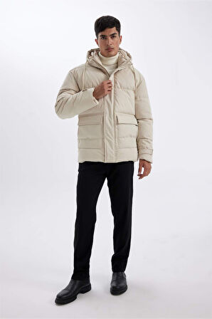 DeFacto 	Slim Fit Dar Kesim Şişme Mont Kapüşonlu Fermuarlı Çift Cepli A3489AX24WNWT33