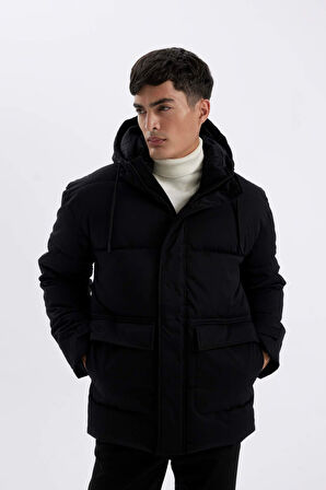 DeFacto 	Slim Fit Dar Kesim Şişme Mont Kapüşonlu Fermuarlı Çift Cepli A3489AX24WNBK27