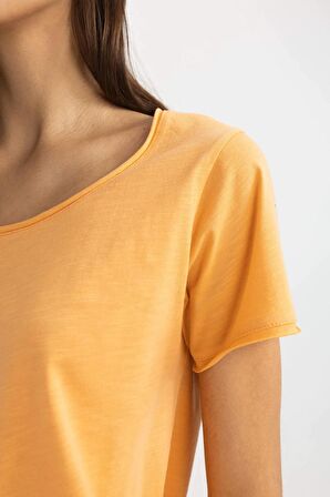 DeFacto Regular Fit Yuvarlak Yaka Basic Düz Kısa Kollu Tişört K1508AZ24SMOG81