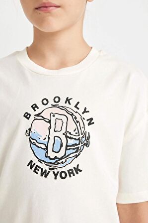 DeFacto Kız Çocuk NBA Brooklyn Nets Relax Fit Bisiklet Yaka Kısa Kollu Tişört C5776A824SMER99