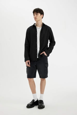 DeFacto Slim Fit Dar Kesim Pamuklu Basic Düz Uzun Kollu Siyah Gömlek A4644AX24AUBK81