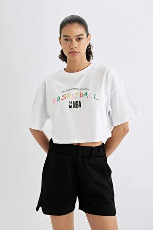 DeFactoFit NBA Wordmark Oversize Geniş Kalıp Bisiklet Yaka Kısa Kollu Tişört B9974AX24SMWT36
