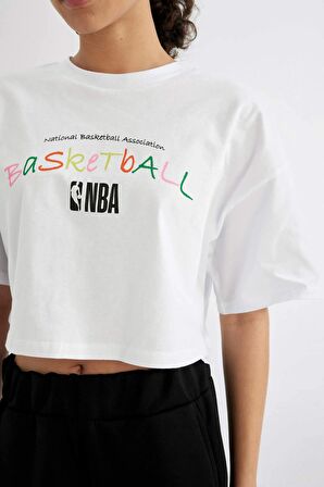 DeFactoFit NBA Wordmark Oversize Geniş Kalıp Bisiklet Yaka Kısa Kollu Tişört B9974AX24SMWT36