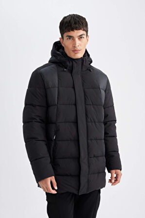 Slim Fit Dar Kesim Kapüşonlu Astarlı Parka