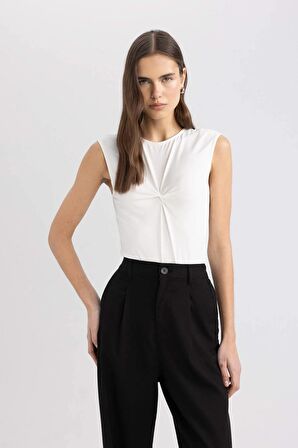 DeFacto Slim Fit Dar Kesim Bisiklet Yaka Vücuda Oturan Kolsuz Çıtçıtlı Body C6252AX24SPER105