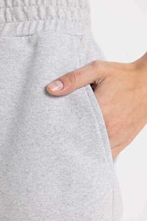 Regular Fit Normal Bel Düz Paça İnce Sweatshirt Kumaşı Bermuda