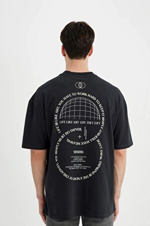 DeFacto Oversize Genilş Kalıp Bisiklet Yaka Sırt Baskılı Kısa Kollu Tişört C7161AX24SMAR138