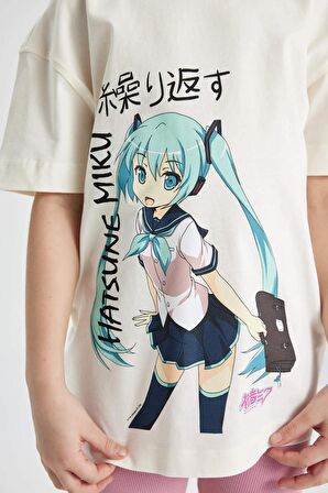 DeFacto Kız Çocuk Hatsune Miku Oversize Geniş Kalıp Bisiklet Yaka Kısa Kollu Tişört C2629A824SMER99
