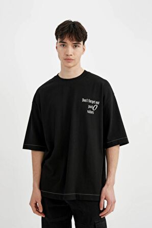 DeFacto Loose Fit Bisiklet Yaka Sırt Baskılı Kısa Kollu Tişört C2244AX24SMBK81