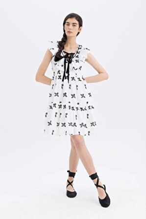 DeFacto Lug Von Siga x DeFacto Bodycon V Yaka Desenli Brode Kolsız Mini Elbise B2343AX24SMWT34