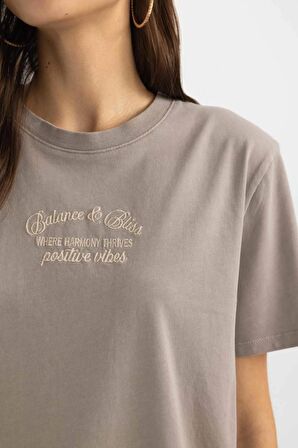 DeFacto Regular Fit Bisiklet Yaka Baskılı Kısa Kollu Yıkamalı Soluk Efektli Tişört C3681AX24SPBG130