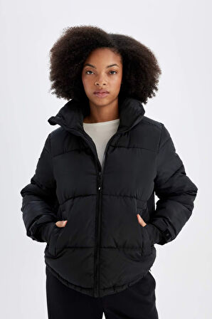 DeFactoFit Su İtici Dik Yaka Fermuarlı Cepli Şişme Mont