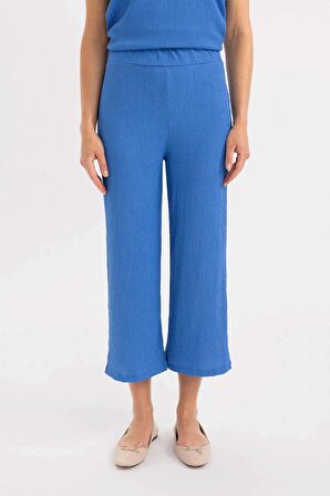 DeFacto Bürümcük Kapri Pantolon Wide Leg Geniş Bol Paça Cepli Düz Basic C8779AX24SPBE439